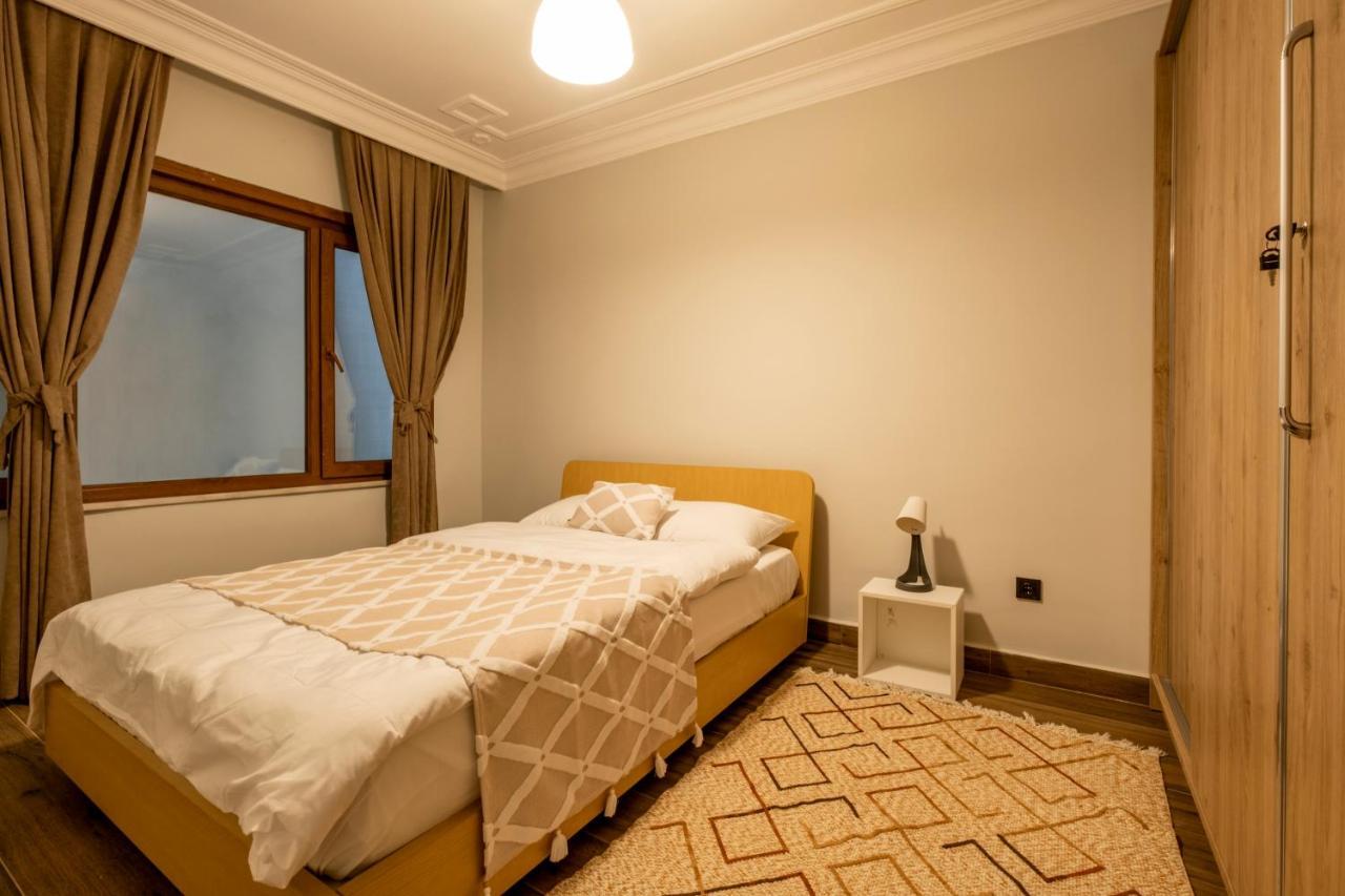 Apartament Spacious And Comfy 2Br In The Heart Of Cihangir Stambuł Zewnętrze zdjęcie