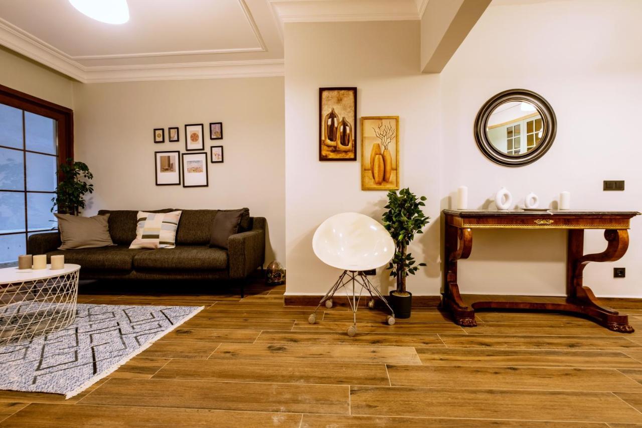 Apartament Spacious And Comfy 2Br In The Heart Of Cihangir Stambuł Zewnętrze zdjęcie